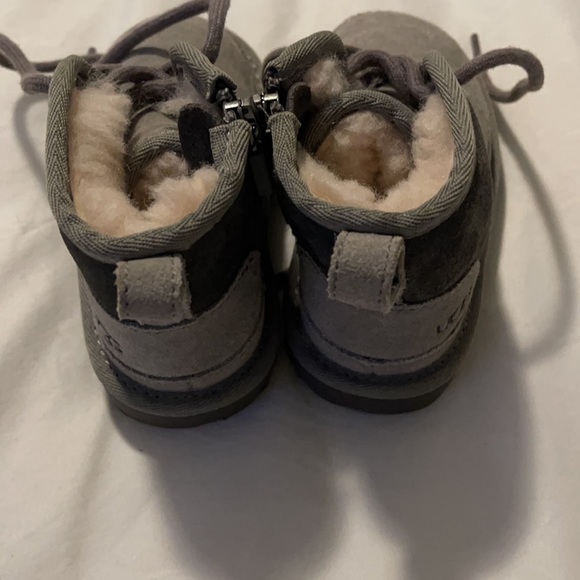 UGGS - Picture 8 of 16